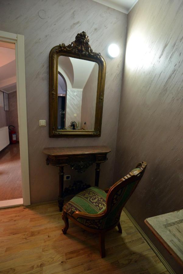 Garni Hotel Kaca Kragujevac Buitenkant foto