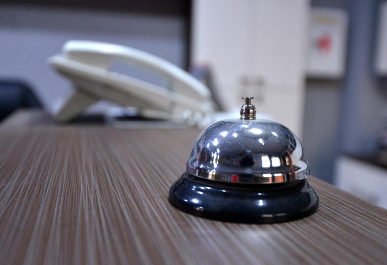 Garni Hotel Kaca Kragujevac Buitenkant foto